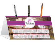 Calendário de Mesa c/ Porta Canetas | 25x14cm | 4/0 | UV 1/0